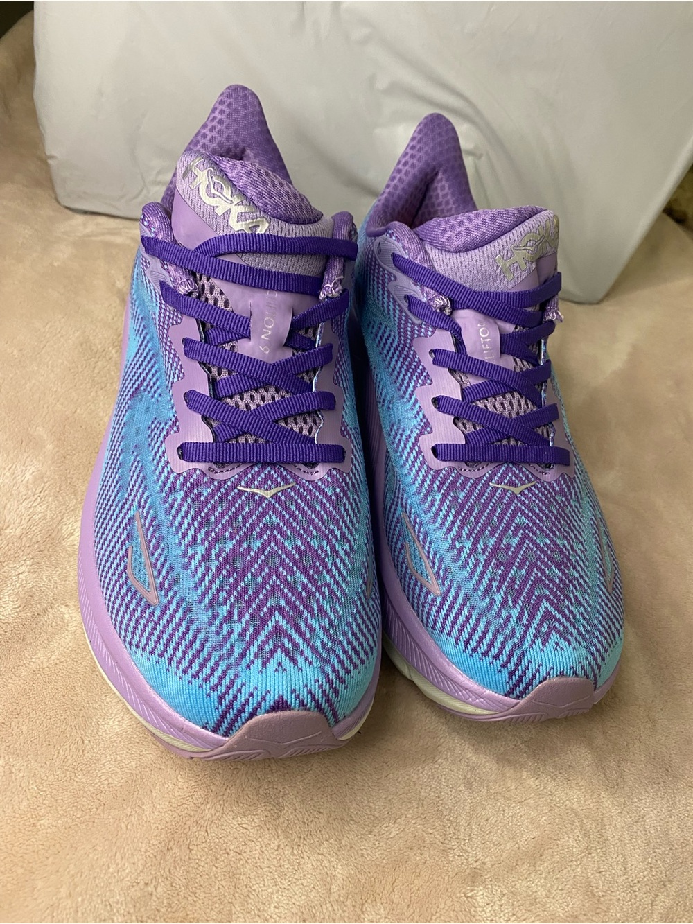 Hoka One One Clifton 9 Women Sneakers Shoes Size 7 brand new (no box) View 2